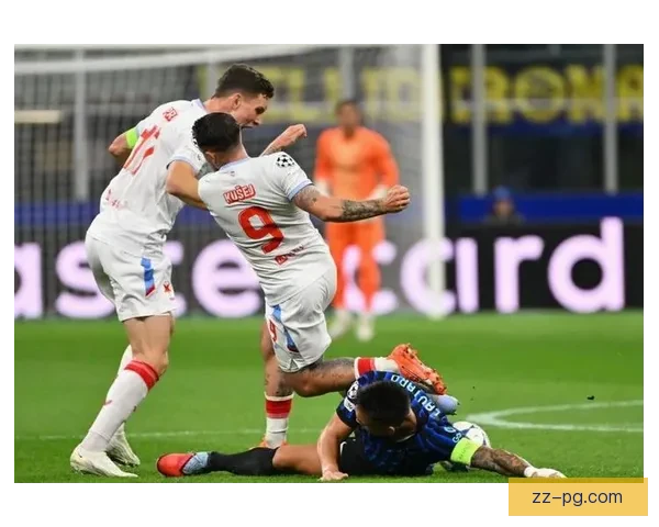 奥布拉克屡次神勇扑救稳守城门成就球队防线核心